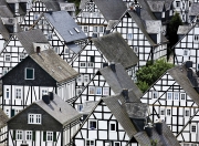 开云平台-利拉德终场彩虹绝杀燃爆麦迪逊！尼克斯险胜雷霆昂首挺进