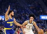 开云体育下载-凯尔特人鏖战太阳，锡安关键制胜