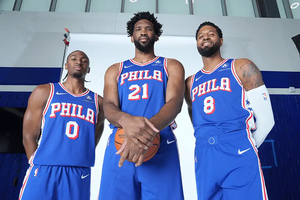 关于NBA球员热身赛进行中，全队备战季后赛的信息