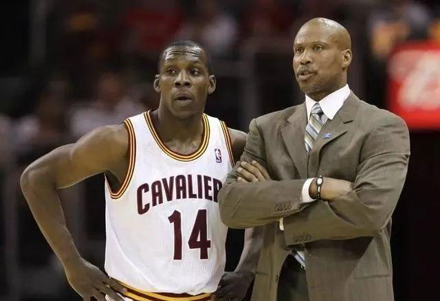 小牛队新加入的外援成为球队得分王