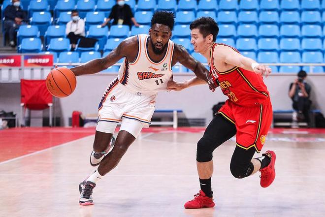 关于福利特伍德主场苦战，艰难避免连败的信息