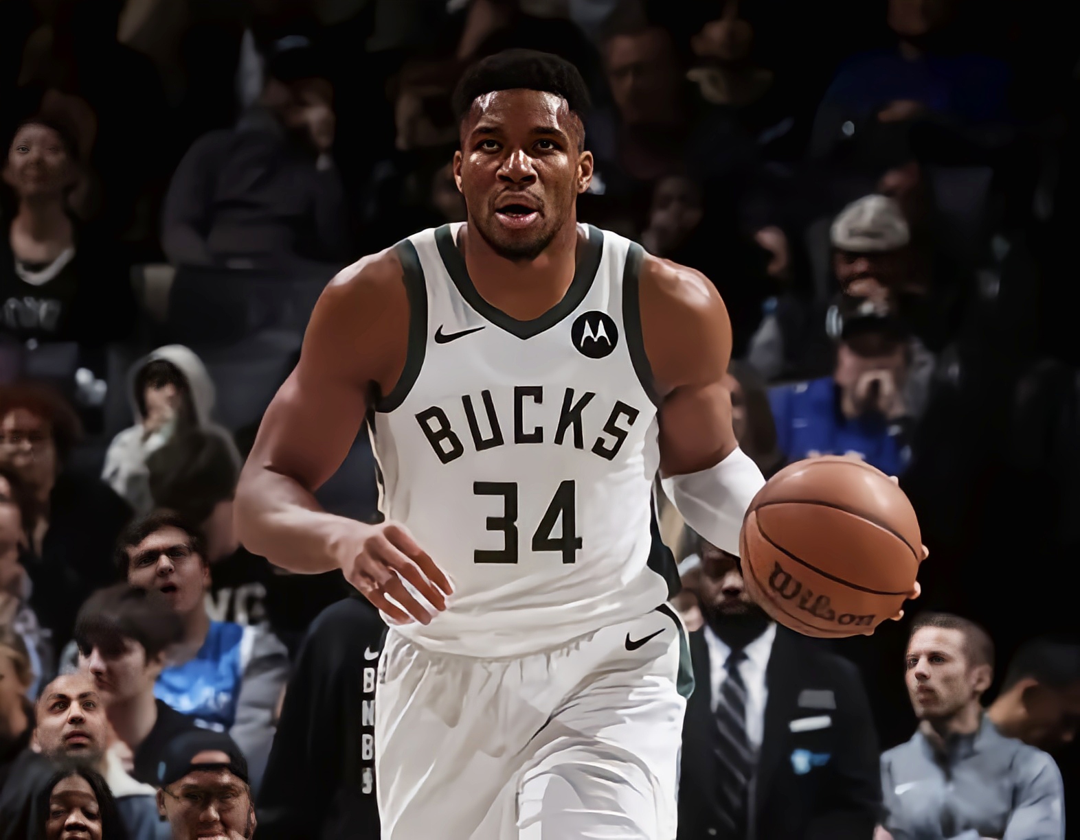 雄鹿主场扳回一城，战胜爵士的简单介绍