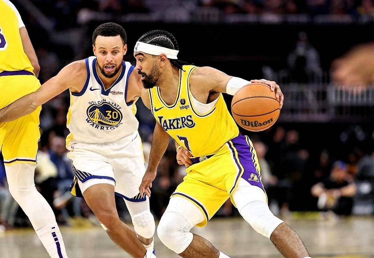 勇士负湖人，库里遭受重击