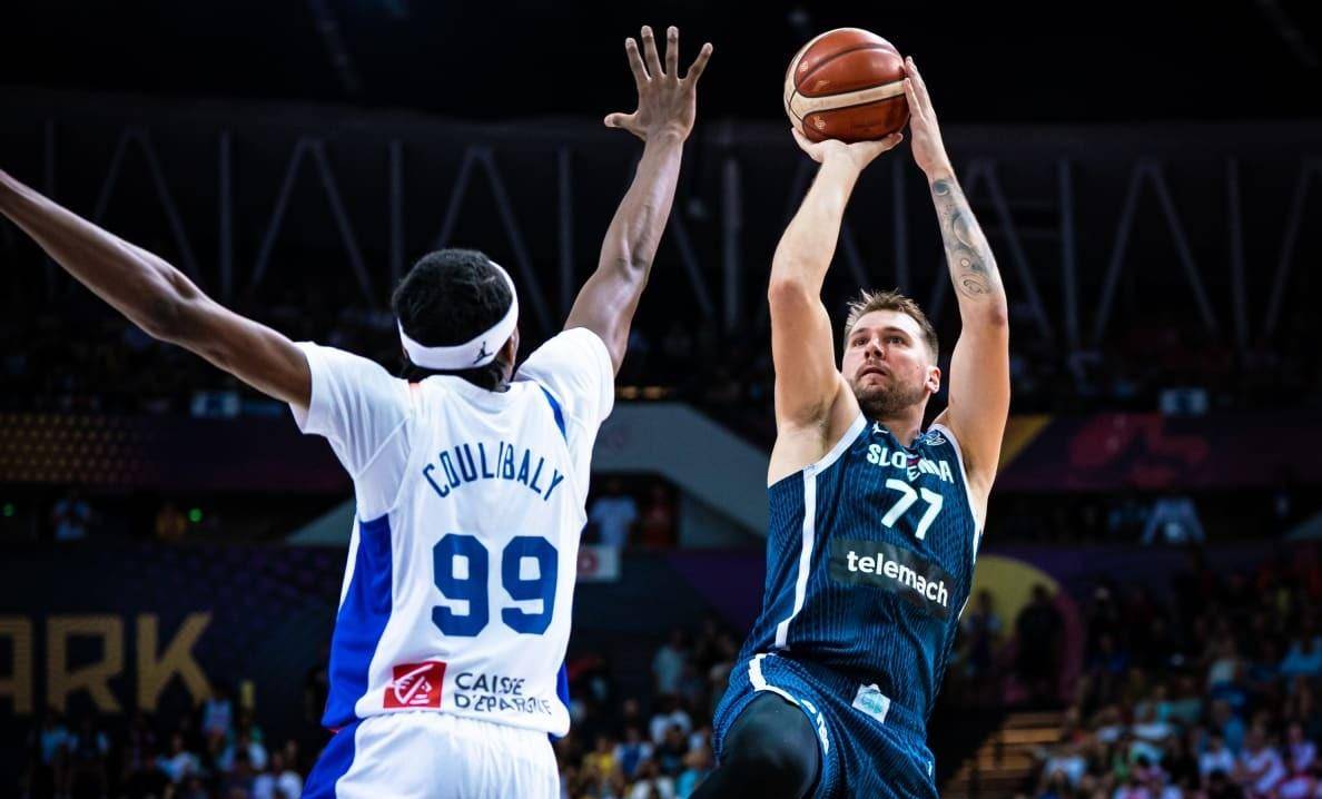 塞尔维亚男篮爆冷鹈鹕，瓦兰丘纳斯绝境逆转的简单介绍