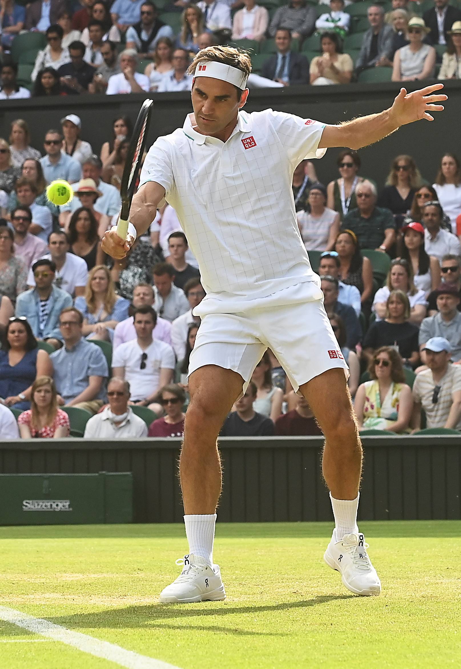 包含英国网球队碾压意大利网球队，费德勒高光表现的词条