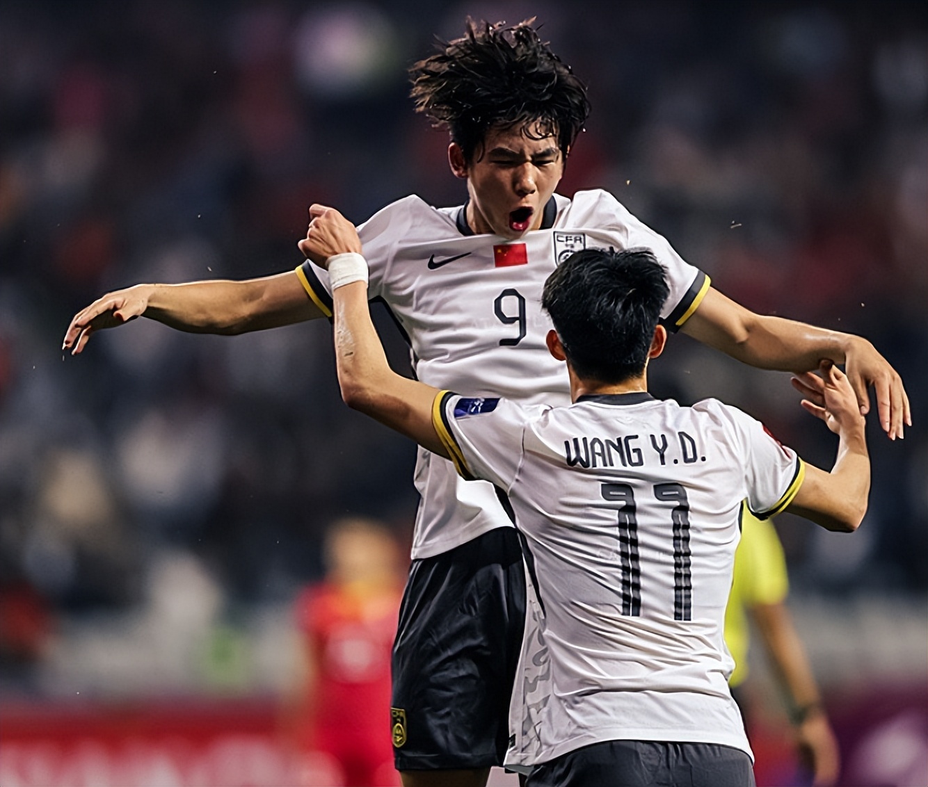 亚洲杯选手刷新世界纪录，震撼全场