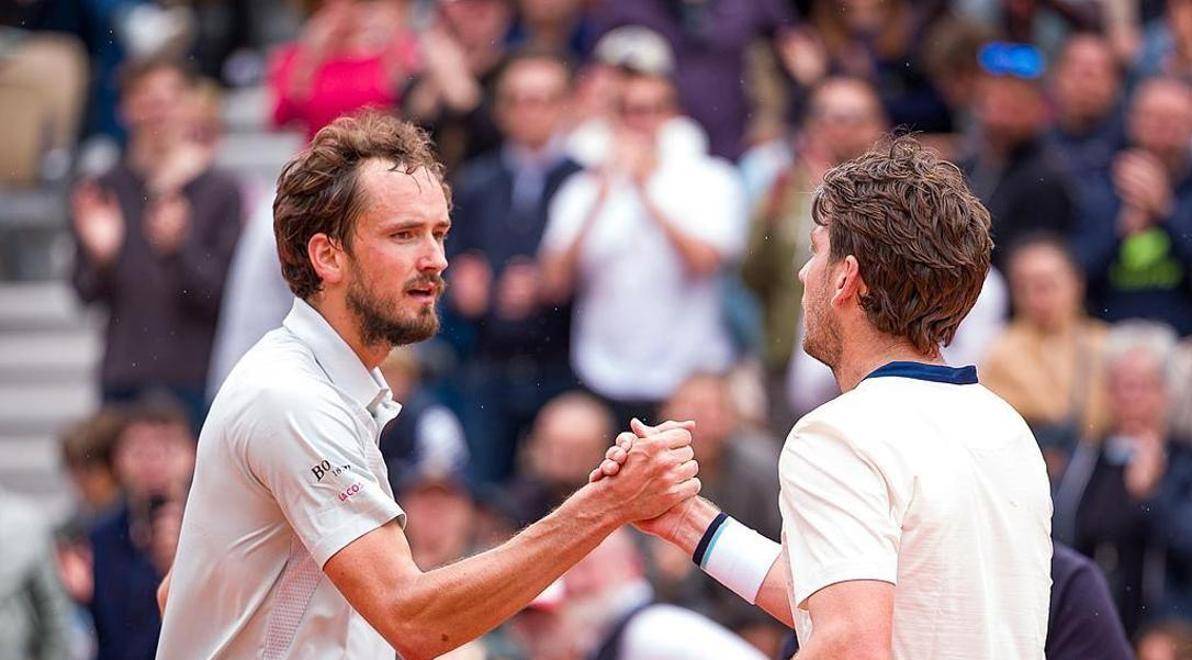 法网力克蒙特卡洛大师赛，梅德韦杰夫惊艳四座