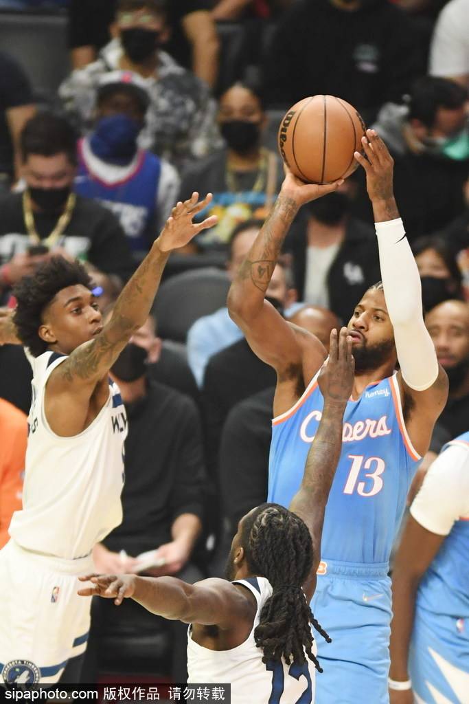 马刺轻取福建队，乔治关键制胜