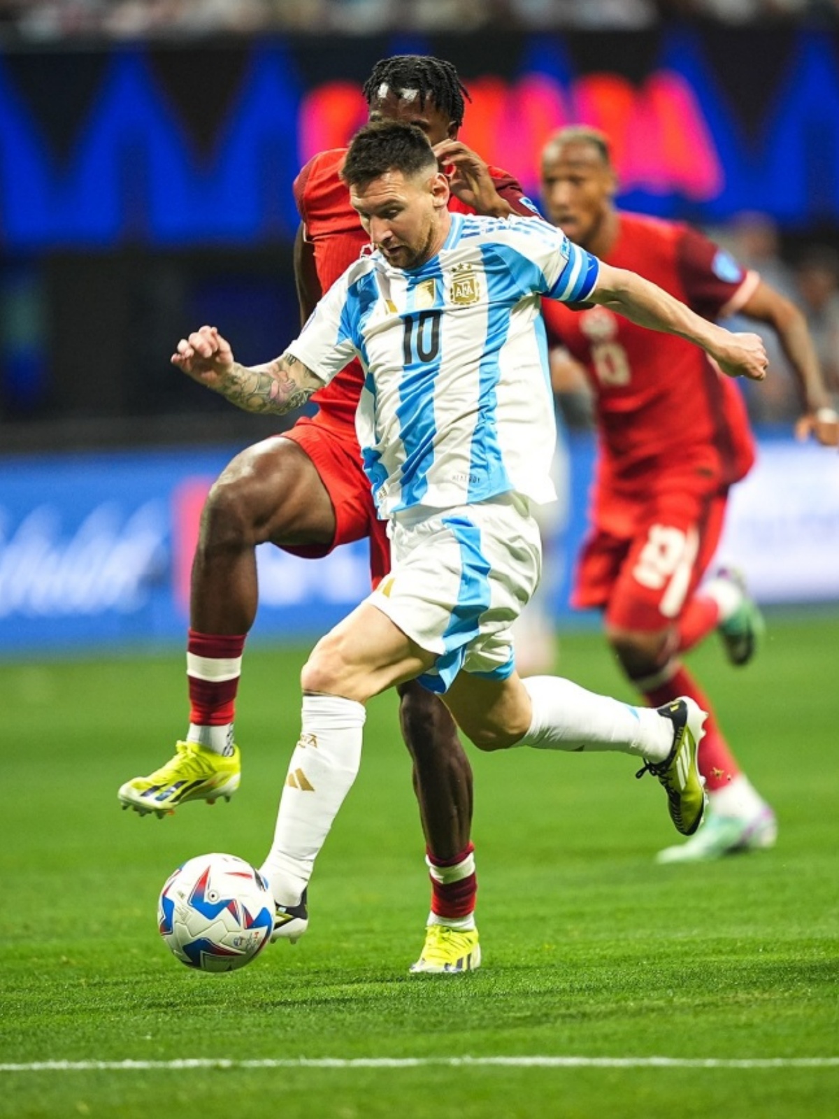 阿根廷横扫塞维利亚，穆勒带队取胜