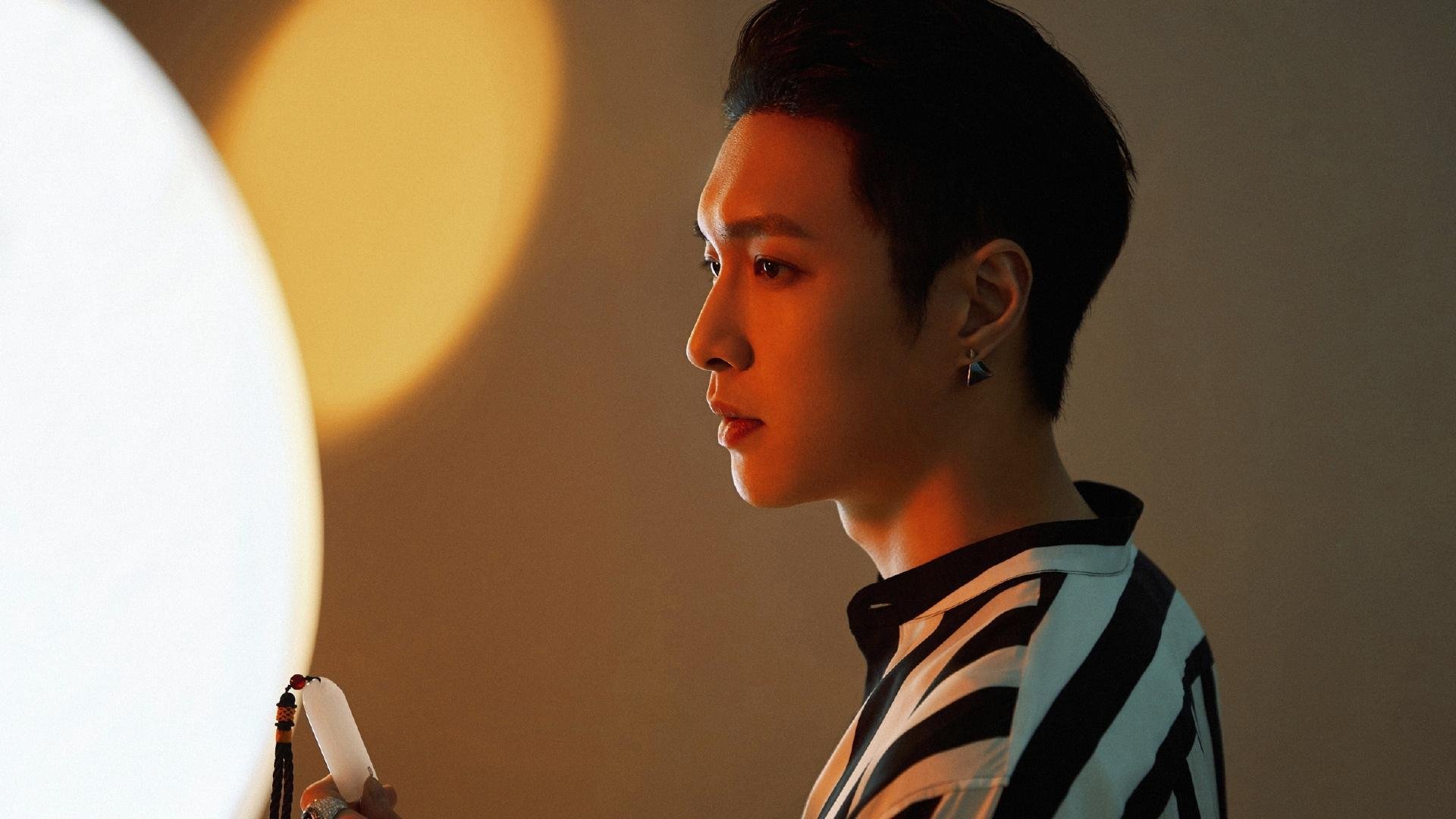 三笘薰,以脚尖谱写绿茵交响,用节奏瓦解足球次元壁