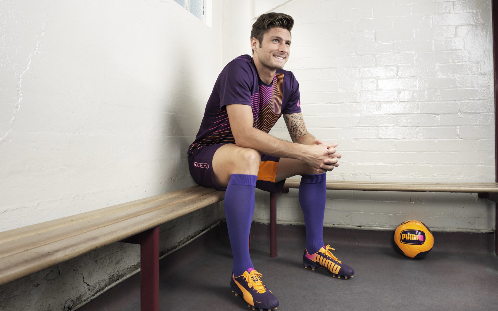 跨越大陆的绿茵对话，C罗一击定音诠释何为巨星